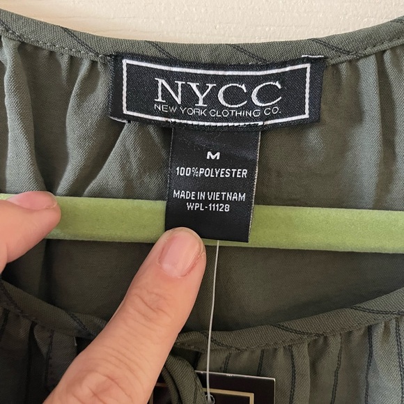 New York clothing company shirt • NWT • womans M - Picture 5 of 5